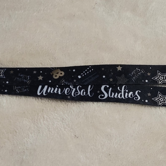 Universal Studios Lanyard- Black And Gold - Picture 1 of 7